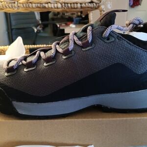 Black Diamond Women's Black and Gray Athletic Shoes